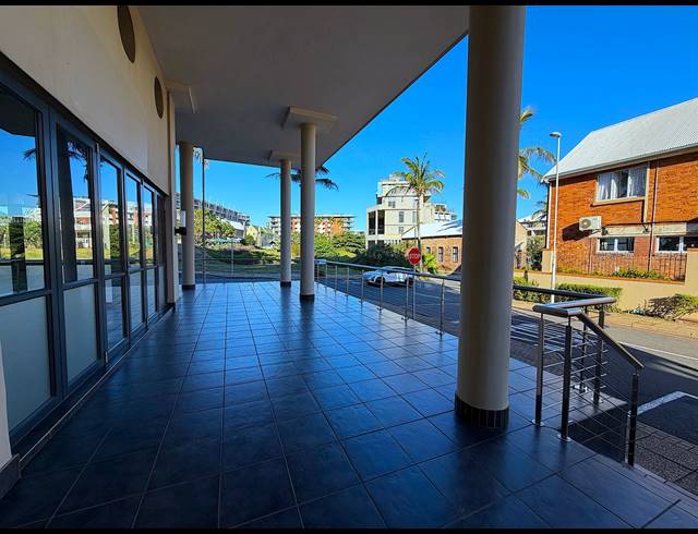 272M² OFFICE TO LET IN POINT WATERFRONT